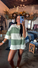 Load image into Gallery viewer, Butter Green Block Top