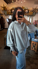 Load image into Gallery viewer, Basic Oversized Grey Sweatshirt