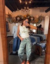 Load image into Gallery viewer, Camo Horseshoe Barrel