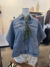 Load image into Gallery viewer, Sleeveless Denim Button Up
