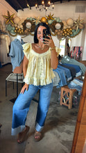 Load image into Gallery viewer, Sunday Stroll Blouse
