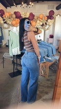 Load image into Gallery viewer, Olivia High Rise Wide Leg - Distressed
