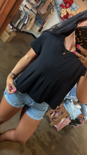 Load image into Gallery viewer, Elevated Basic Tee- black
