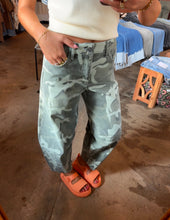 Load image into Gallery viewer, Camo Horseshoe Barrel
