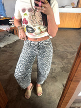 Load image into Gallery viewer, Sway Leopard Jeans
