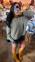 Load image into Gallery viewer, Olive and Cream Cardi

