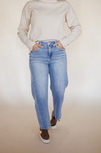 Load image into Gallery viewer, The Chelsea Barrel Jeans
