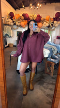 Load image into Gallery viewer, Oversized Vintage Button Up
