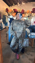 Load image into Gallery viewer, Real Tree Camo Mock
