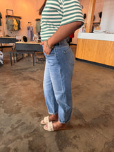 Load image into Gallery viewer, Barely Barrel Risen Jeans
